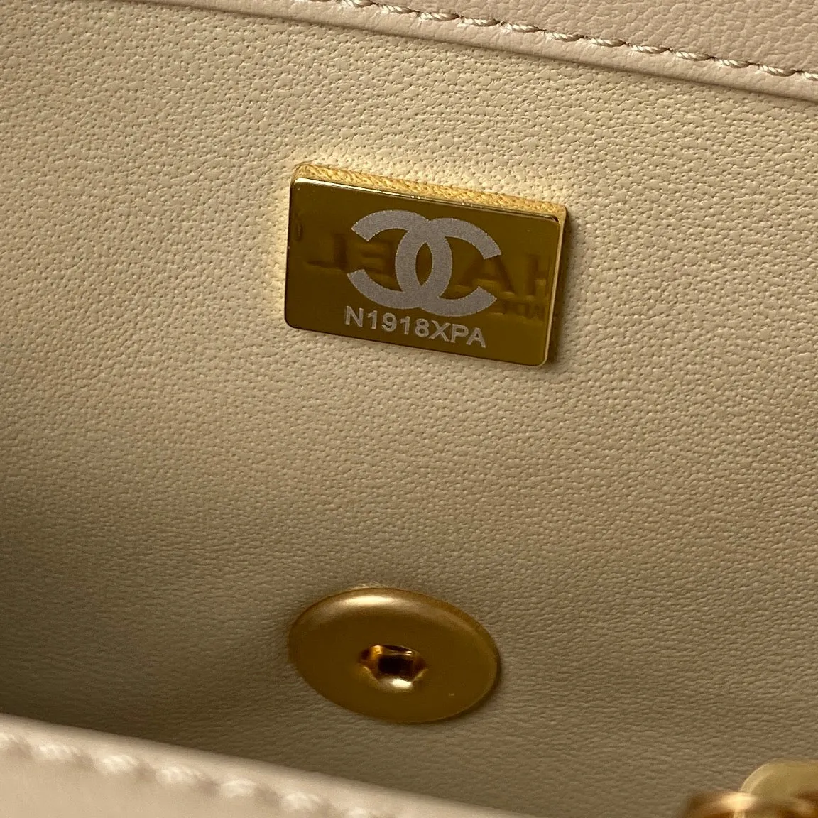 Chanel - Luxury Bag - CHL - 527