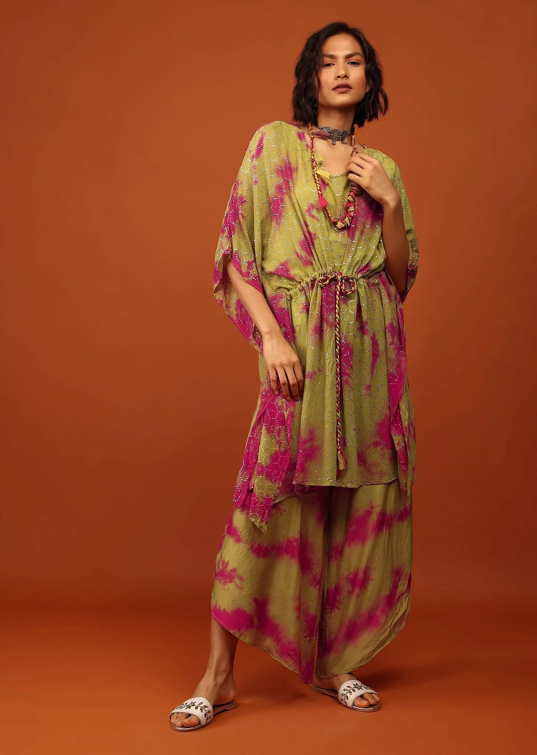 Grass Green Tie Dye Kaftan Set In V Neckline With A Tie-Up Tassel Dori At The Front