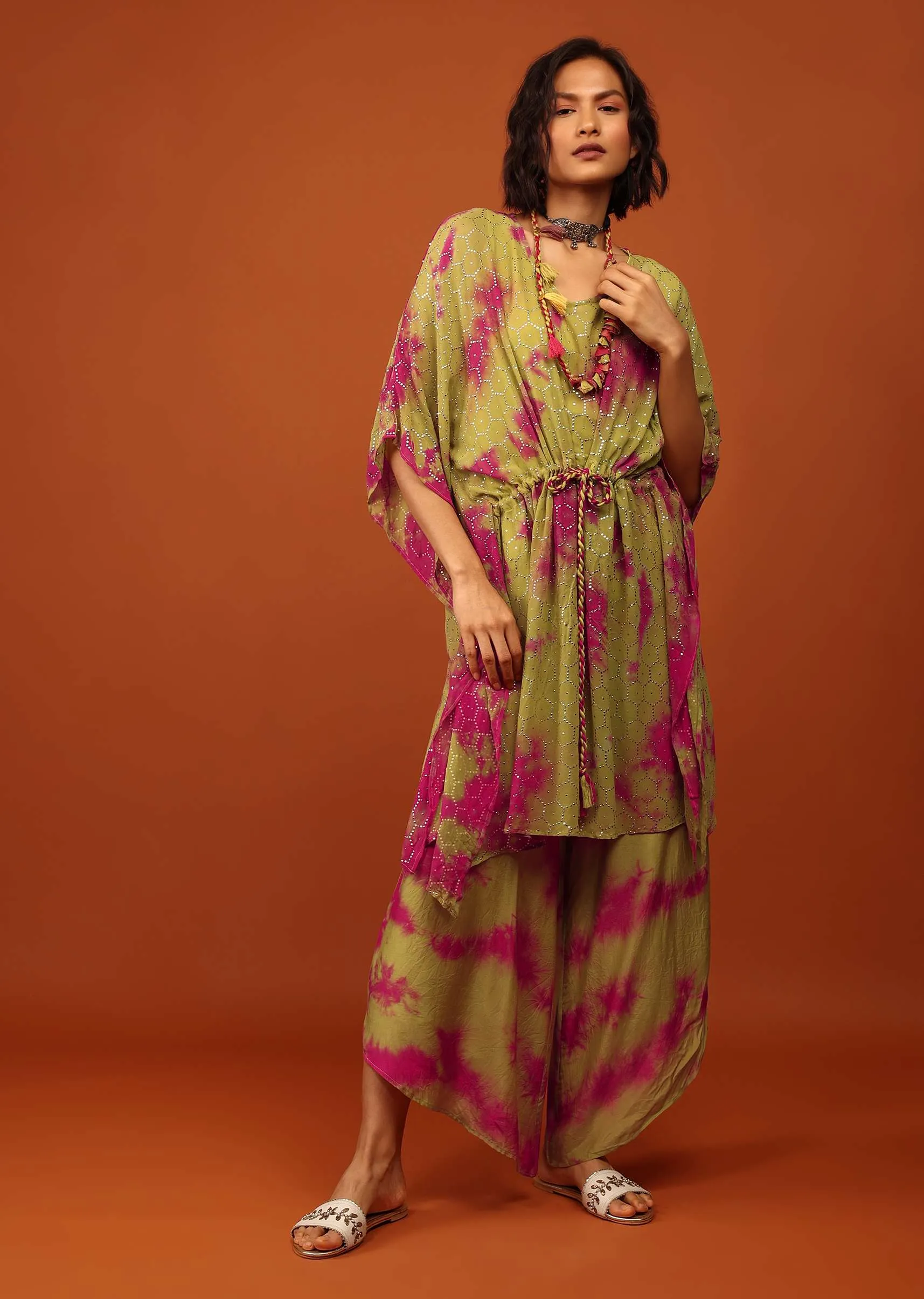 Grass Green Tie Dye Kaftan Set In V Neckline With A Tie-Up Tassel Dori At The Front