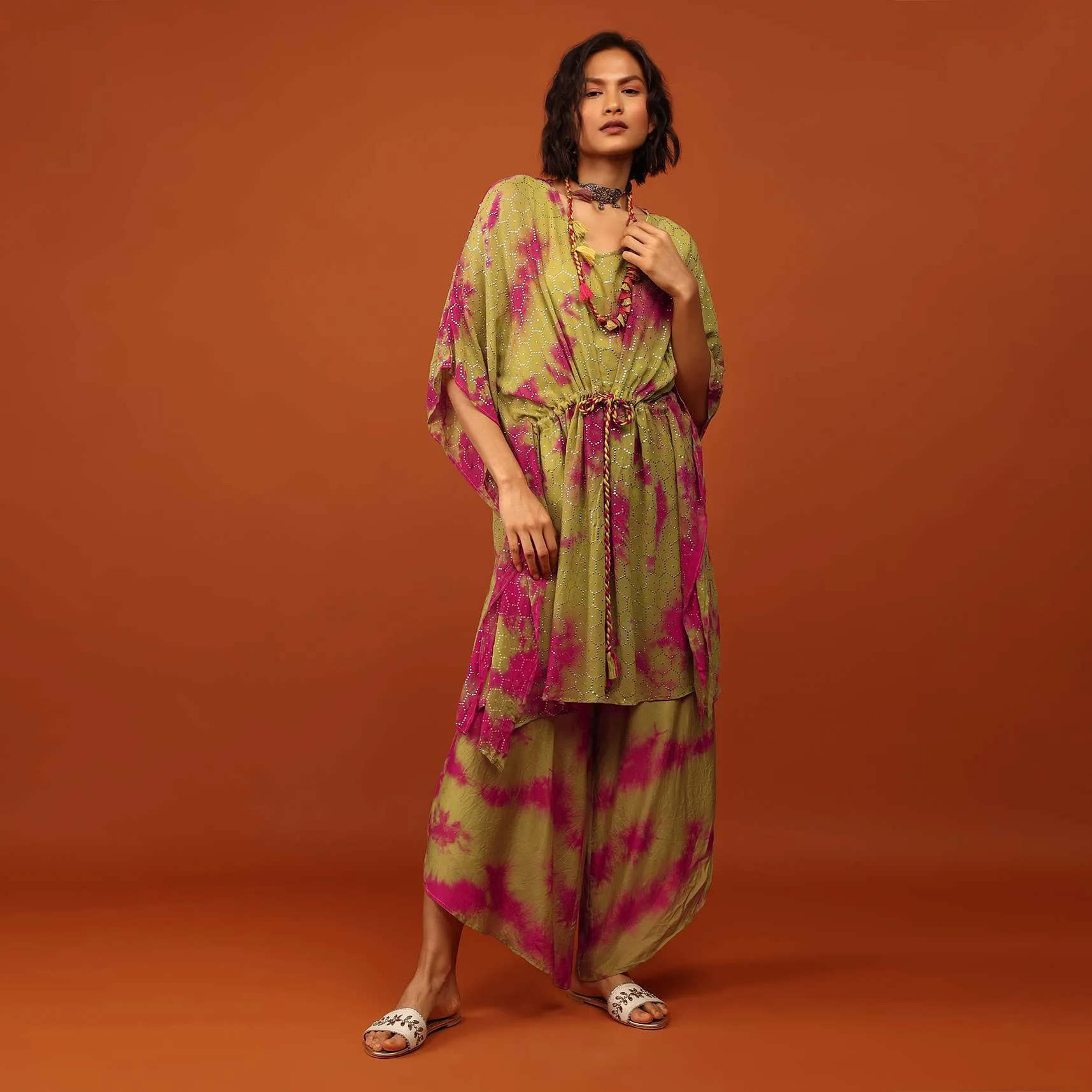 Grass Green Tie Dye Kaftan Set In V Neckline With A Tie-Up Tassel Dori At The Front
