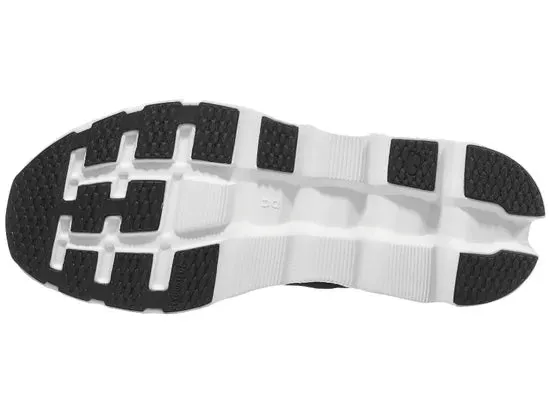 On Running | Cloudstratus 3 | Women's | Black/Frost